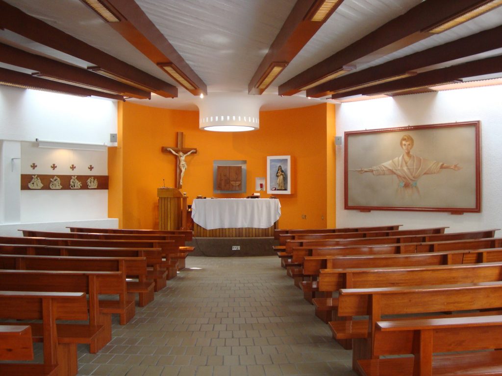 colegio cervantes bosque secundaria catolica capilla 1024x768